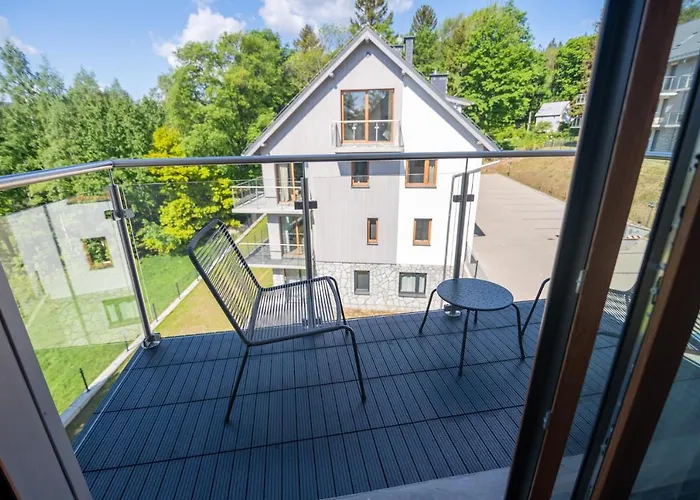 Invest Widok 800 C14 Apartment